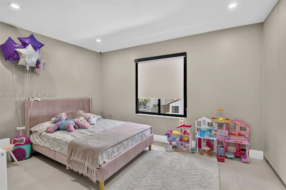 10746 Charleston Pl Cooper City, FL 33026