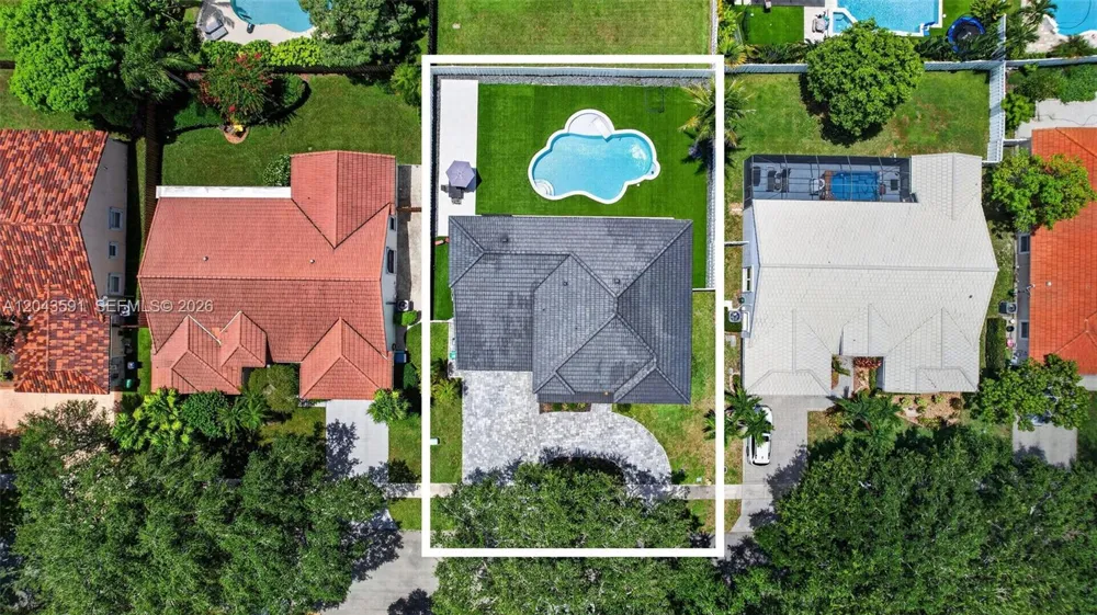 10746 Charleston Pl Cooper City, FL 33026