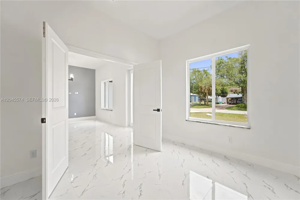 5203 Birch Dr Fort Pierce, FL 34945