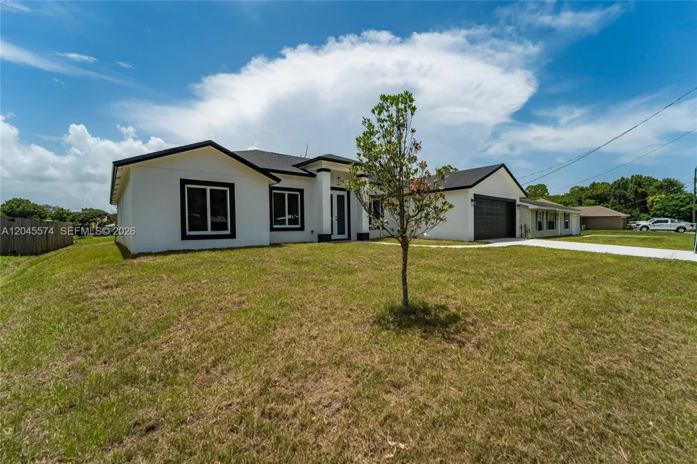 5203 Birch Dr Fort Pierce, FL 34945