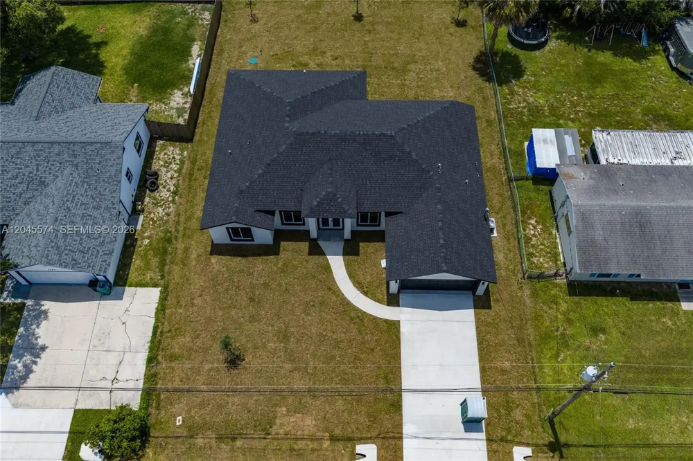 5203 Birch Dr Fort Pierce, FL 34945