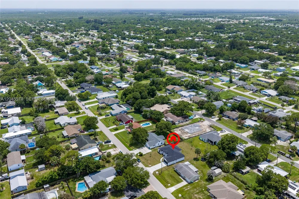 5203 Birch Dr Fort Pierce, FL 34945