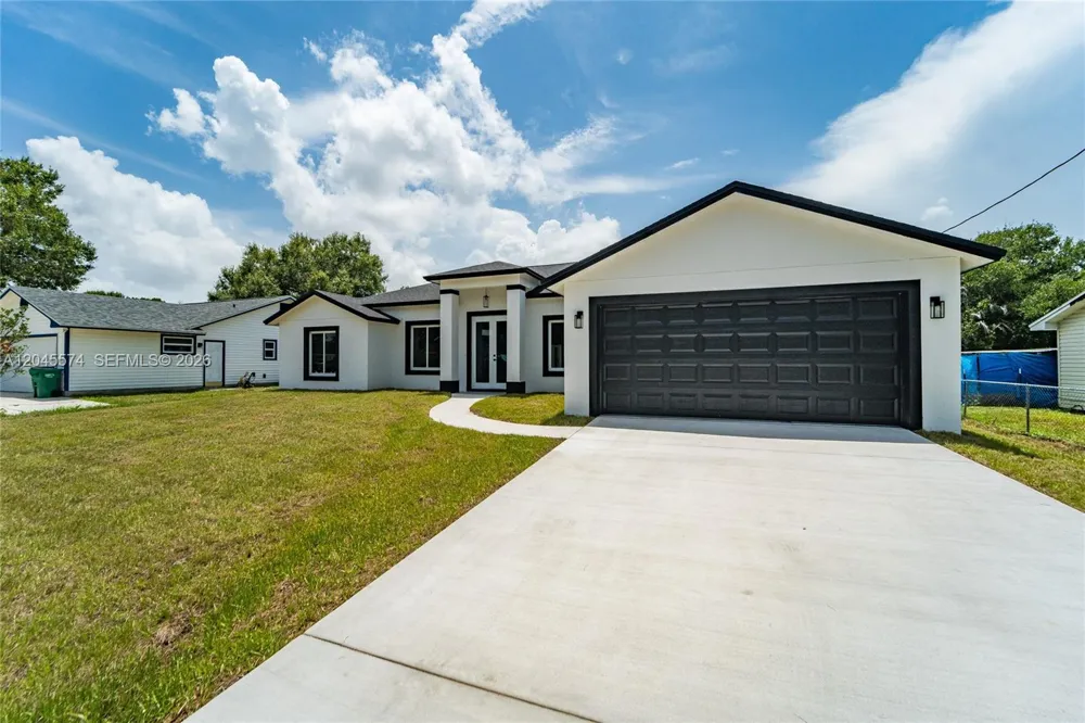 5203 Birch Dr Fort Pierce, FL 34945