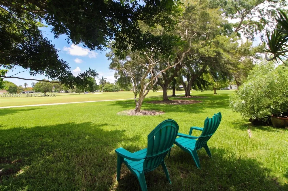 9720 Palmetto Club Ln W Miami, FL 33157