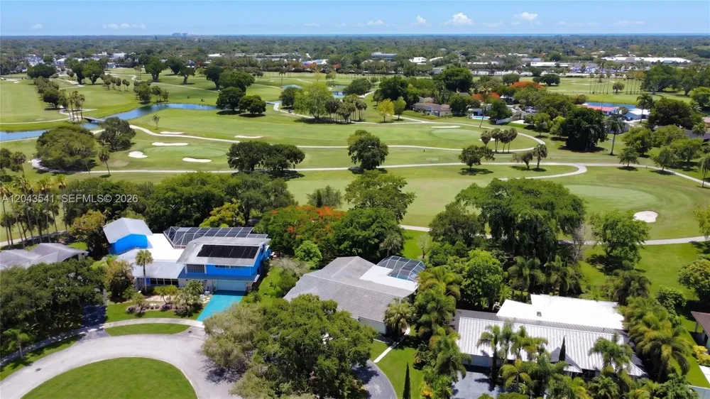 9720 Palmetto Club Ln W Miami, FL 33157