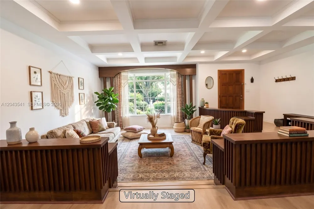 9720 Palmetto Club Ln W Miami, FL 33157