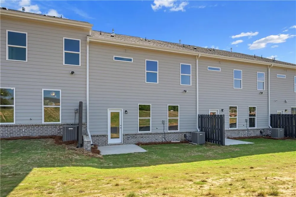 3639 Donovan Circle Loganville, GA 30052