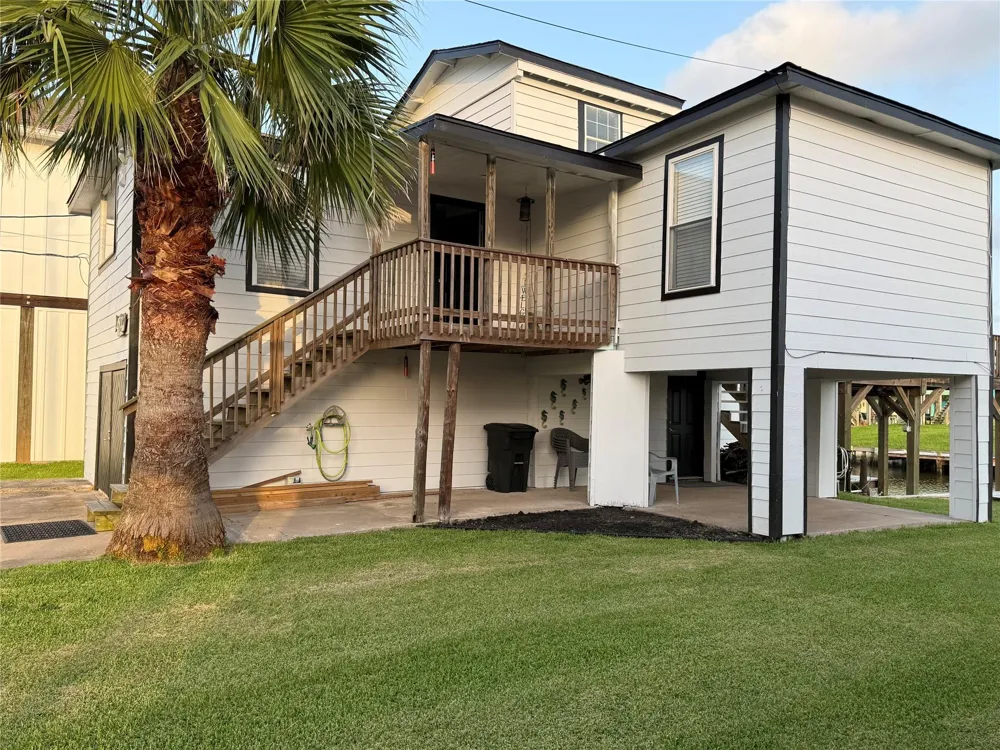 1517 County Road 201 Sargent, TX 77414
