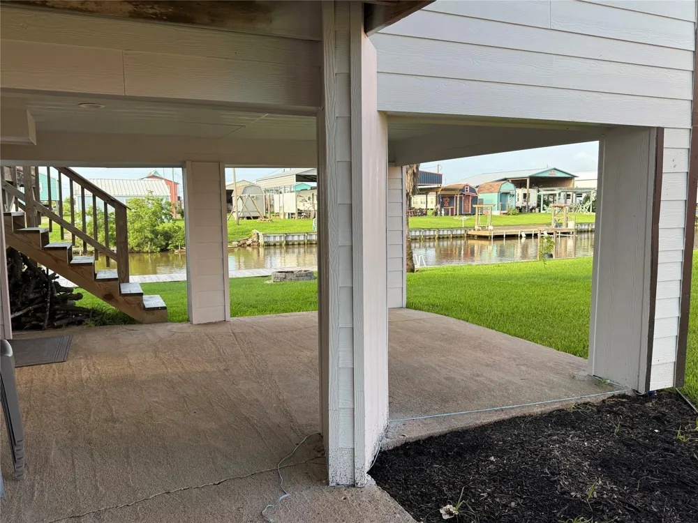 1517 County Road 201 Sargent, TX 77414