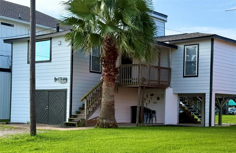 1517 County Road 201 Sargent, TX 77414
