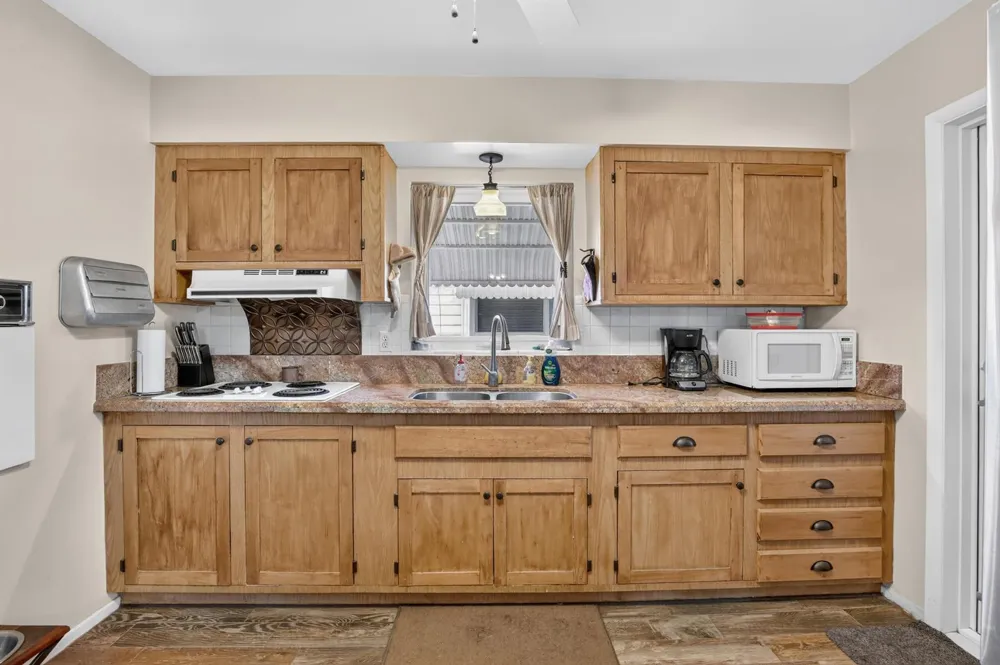 220 NW 48th Street Oakland Park, FL 33309