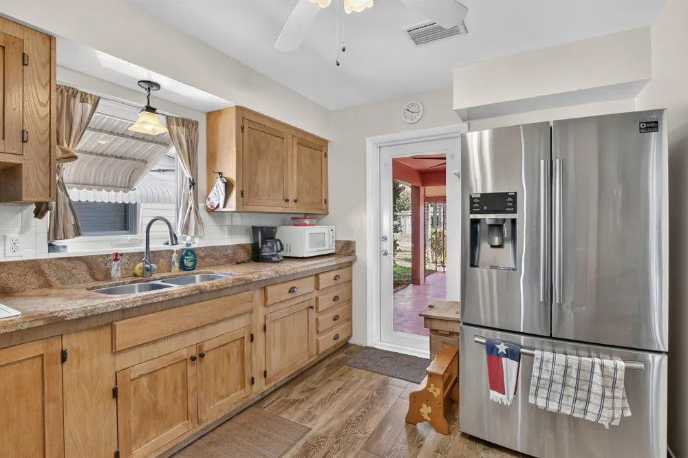 220 NW 48th Street Oakland Park, FL 33309