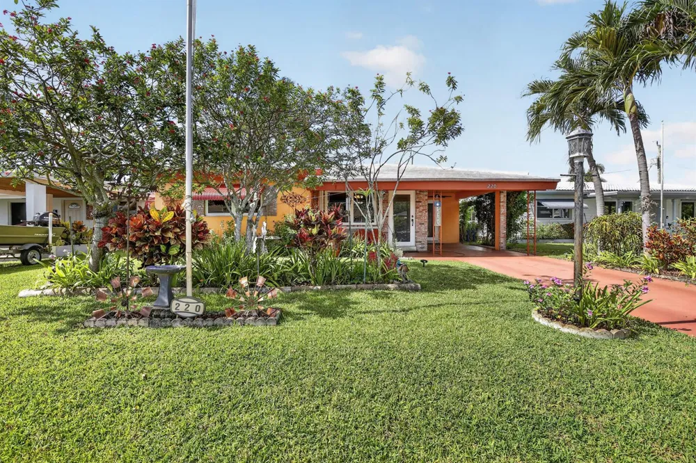 220 NW 48th Street Oakland Park, FL 33309