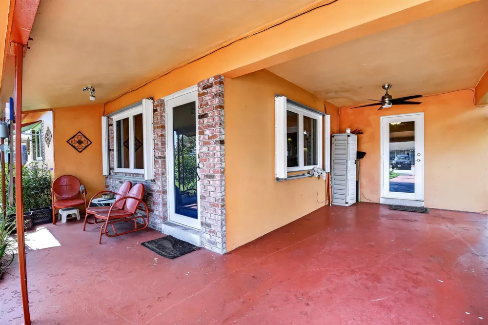 220 NW 48th Street Oakland Park, FL 33309