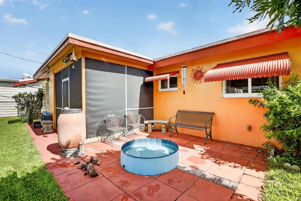 220 NW 48th Street Oakland Park, FL 33309