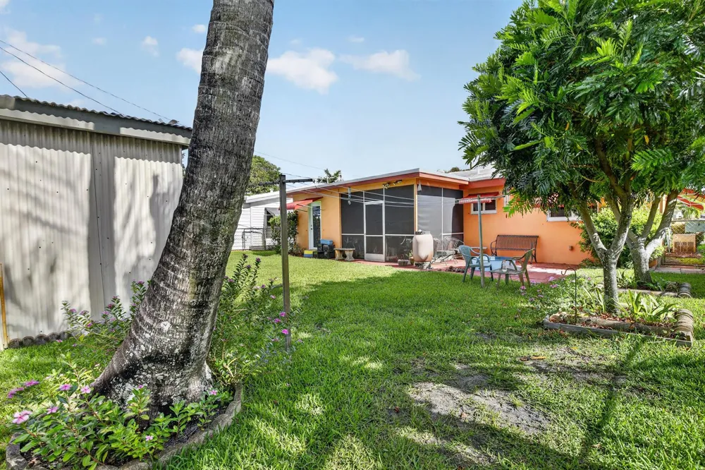 220 NW 48th Street Oakland Park, FL 33309
