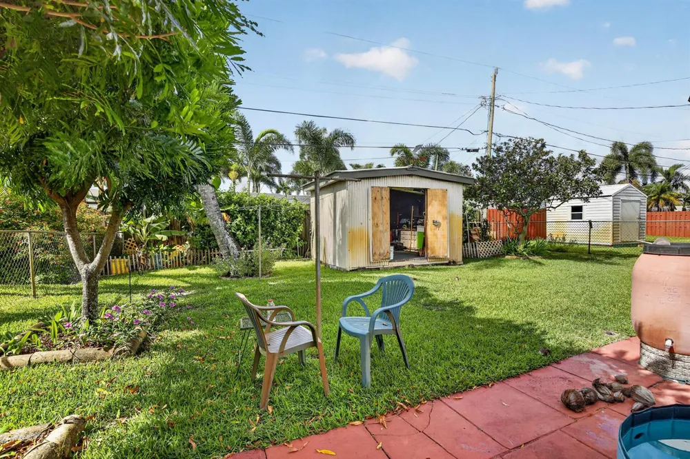 220 NW 48th Street Oakland Park, FL 33309