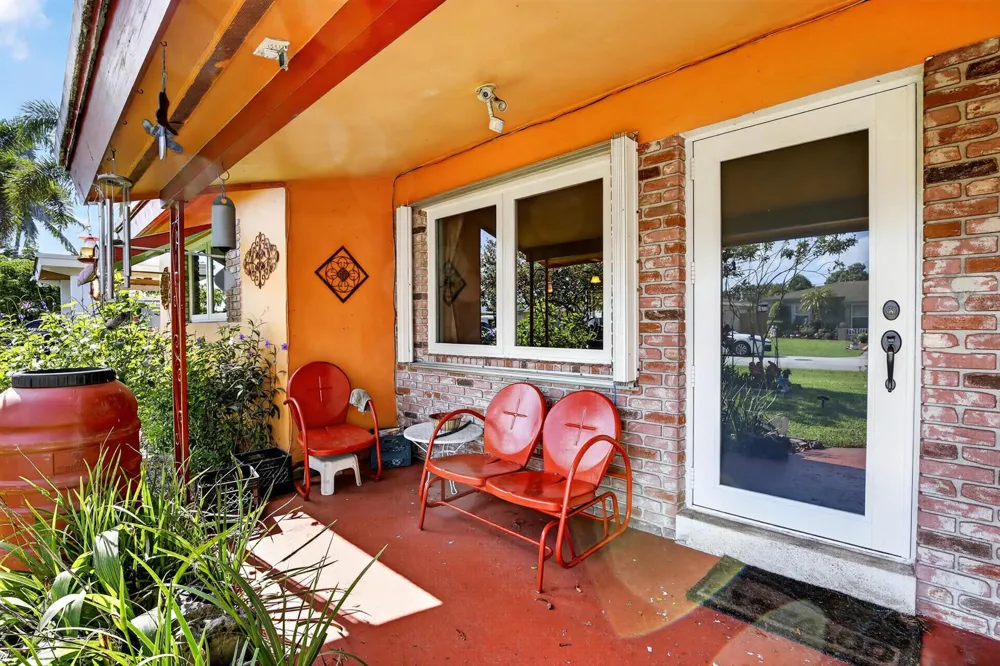 220 NW 48th Street Oakland Park, FL 33309