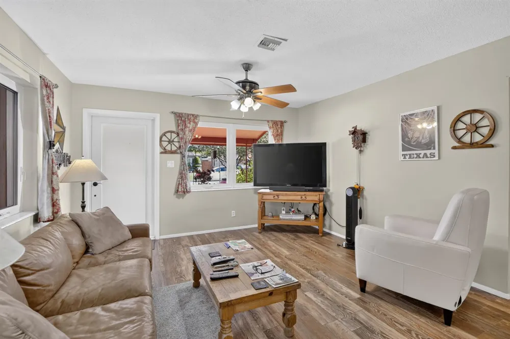 220 NW 48th Street Oakland Park, FL 33309