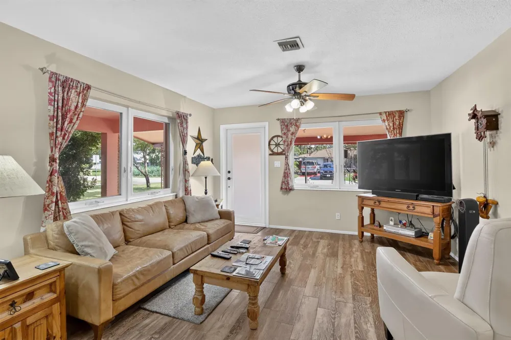 220 NW 48th Street Oakland Park, FL 33309