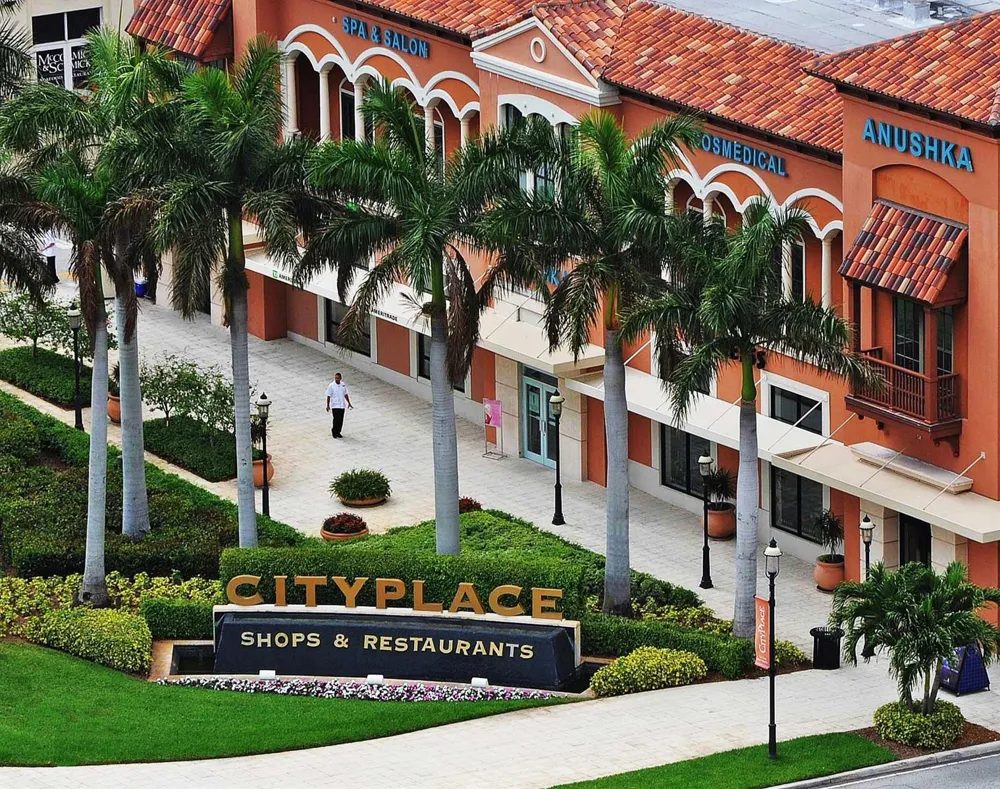 1045 Lake Shore Drive #206 Lake Park, FL 33403