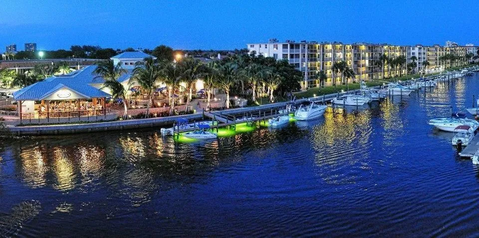 1045 Lake Shore Drive #206 Lake Park, FL 33403