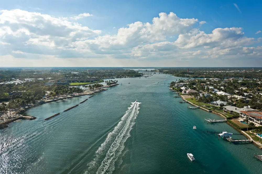 1045 Lake Shore Drive #206 Lake Park, FL 33403