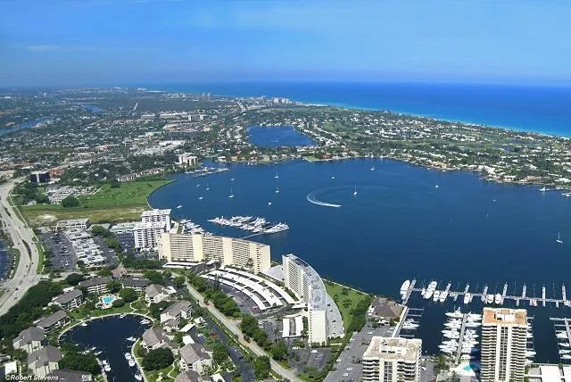 1045 Lake Shore Drive #206 Lake Park, FL 33403