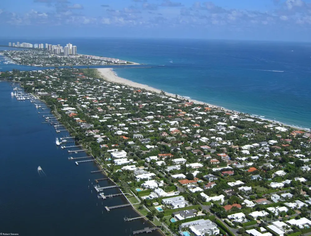 1045 Lake Shore Drive #206 Lake Park, FL 33403