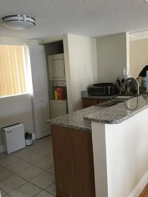 1045 Lake Shore Drive #206 Lake Park, FL 33403