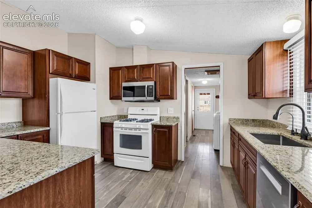 1044 P STREET Penrose, CO 81240