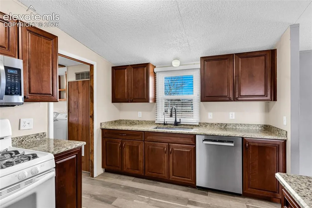 1044 P STREET Penrose, CO 81240