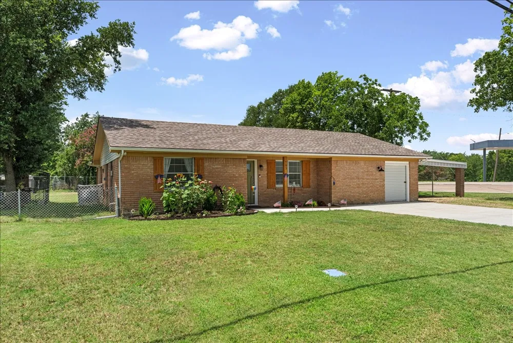 703 Gilmer Avenue Dawson, TX 76639