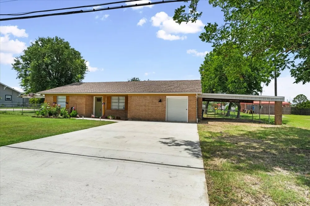 703 Gilmer Avenue Dawson, TX 76639
