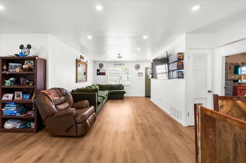 703 Gilmer Avenue Dawson, TX 76639