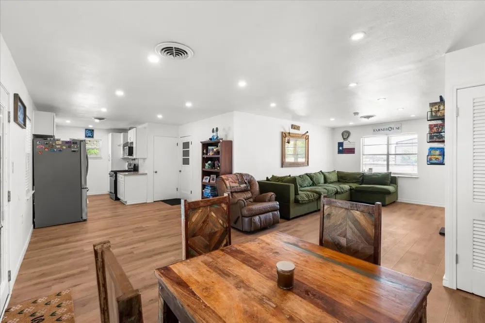 703 Gilmer Avenue Dawson, TX 76639