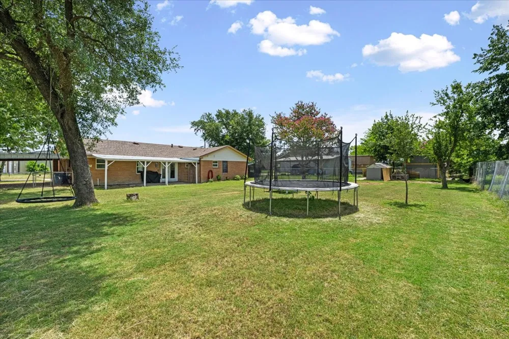 703 Gilmer Avenue Dawson, TX 76639