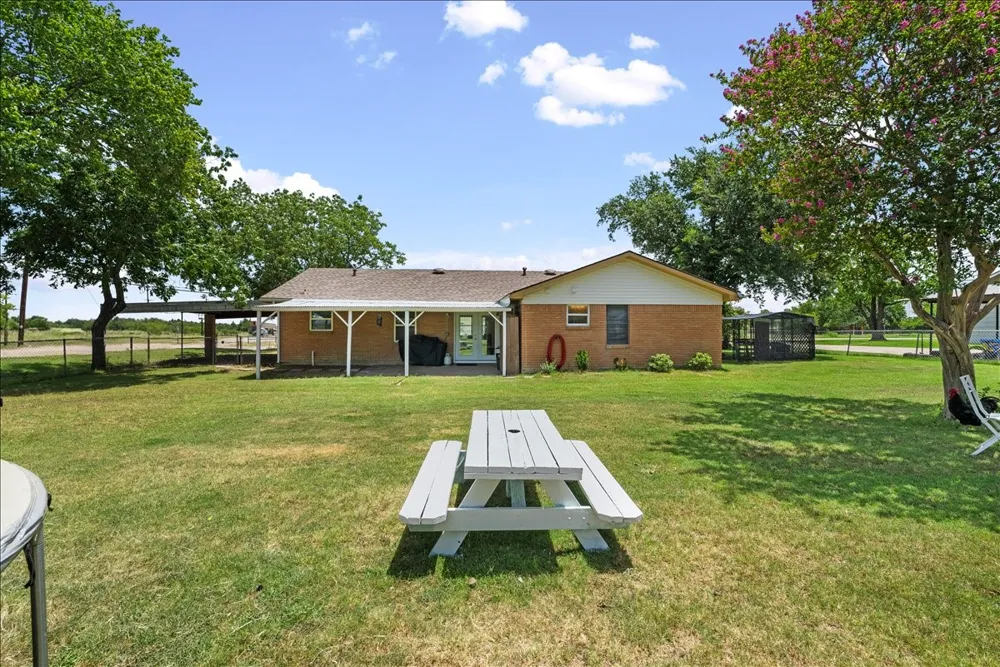703 Gilmer Avenue Dawson, TX 76639