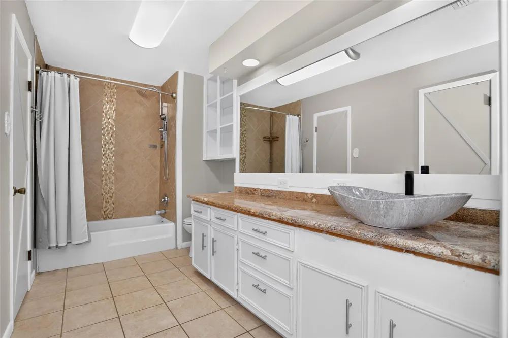 635 W Church St Centerville, TX 75833