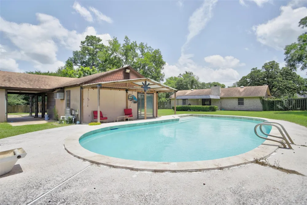 635 W Church St Centerville, TX 75833