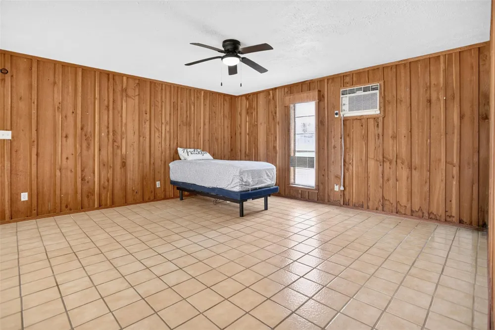 635 W Church St Centerville, TX 75833