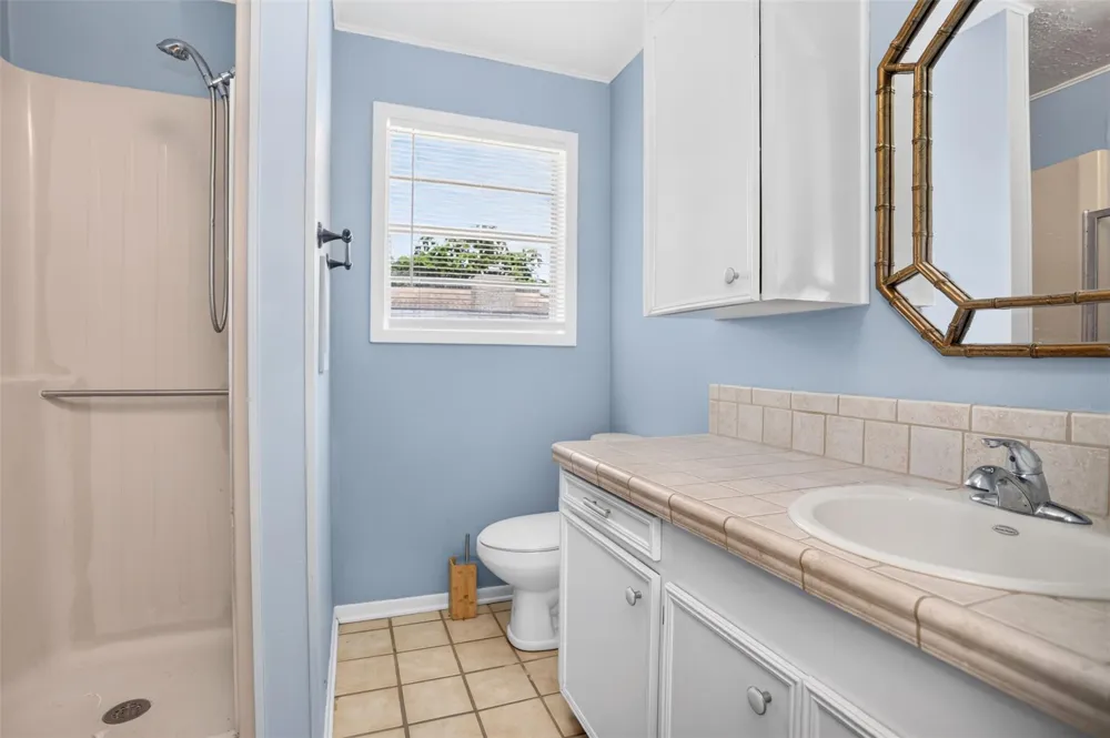 635 W Church St Centerville, TX 75833