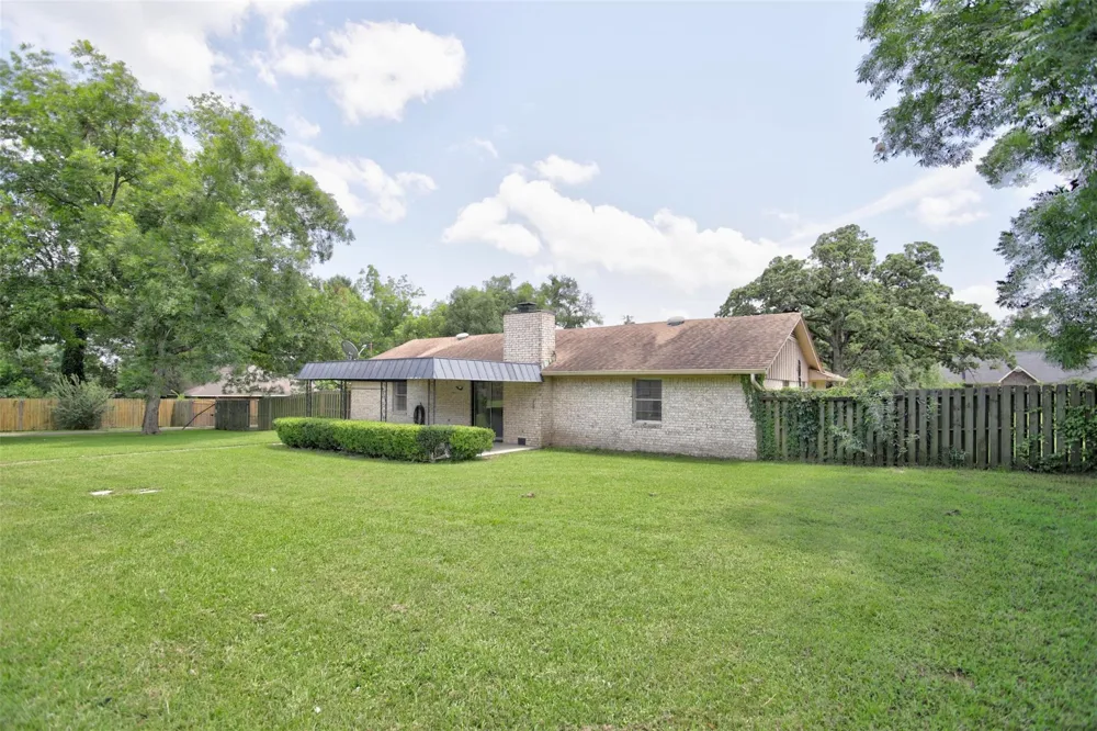 635 W Church St Centerville, TX 75833