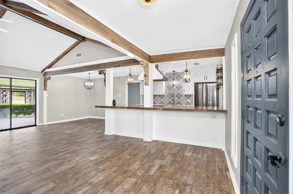635 W Church St Centerville, TX 75833