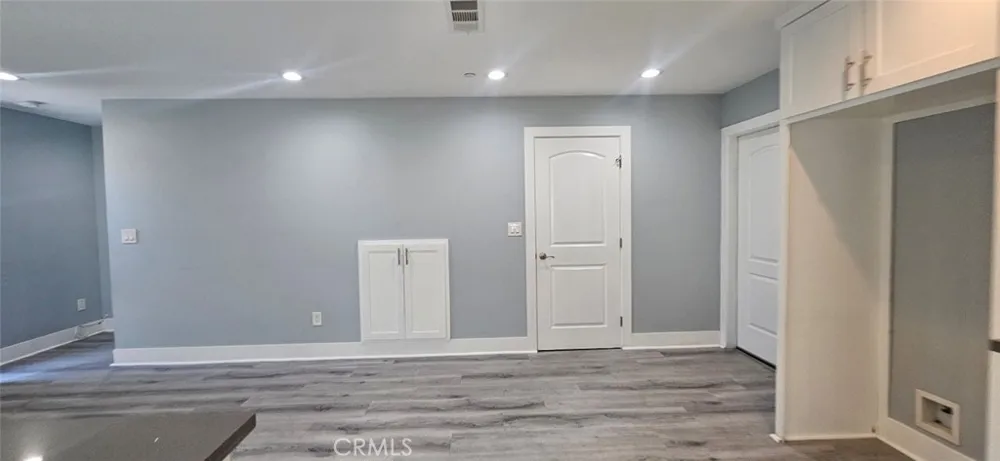 1662 E 60th Los Angeles, CA 90001
