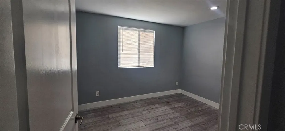 1662 E 60th Los Angeles, CA 90001