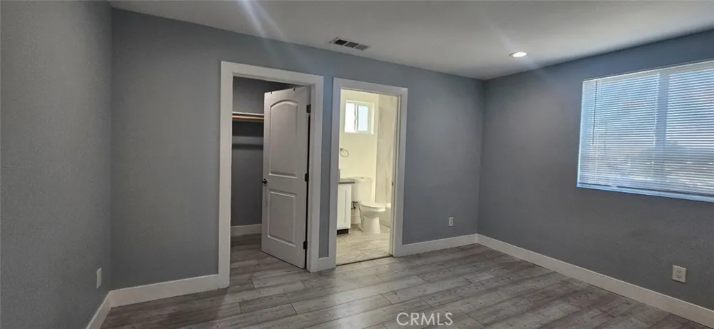 1662 E 60th Los Angeles, CA 90001