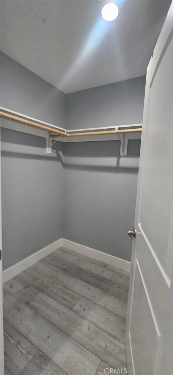 1662 E 60th Los Angeles, CA 90001