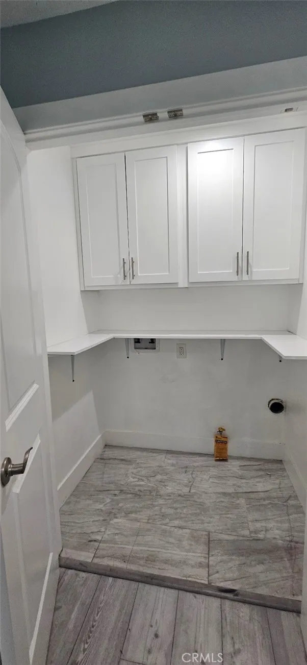 1662 E 60th Los Angeles, CA 90001
