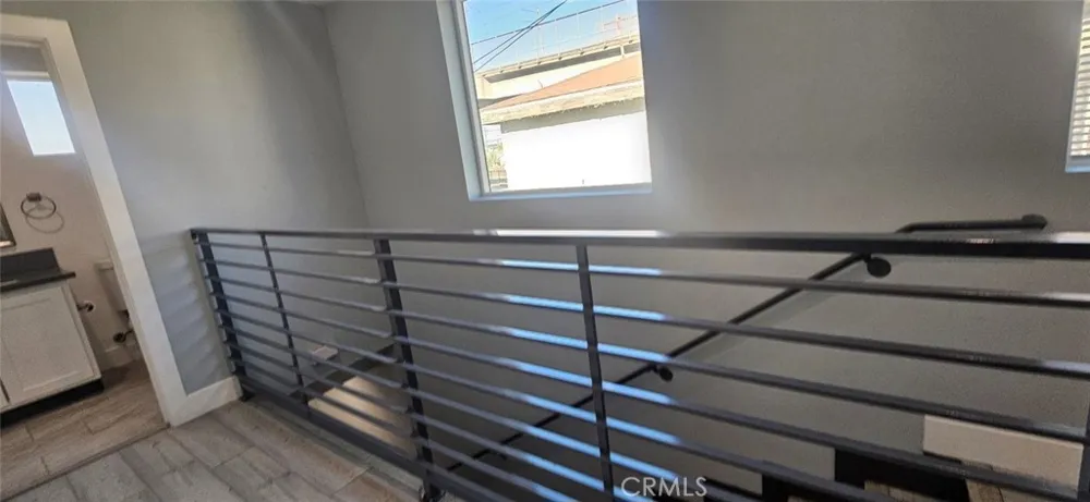 1662 E 60th Los Angeles, CA 90001